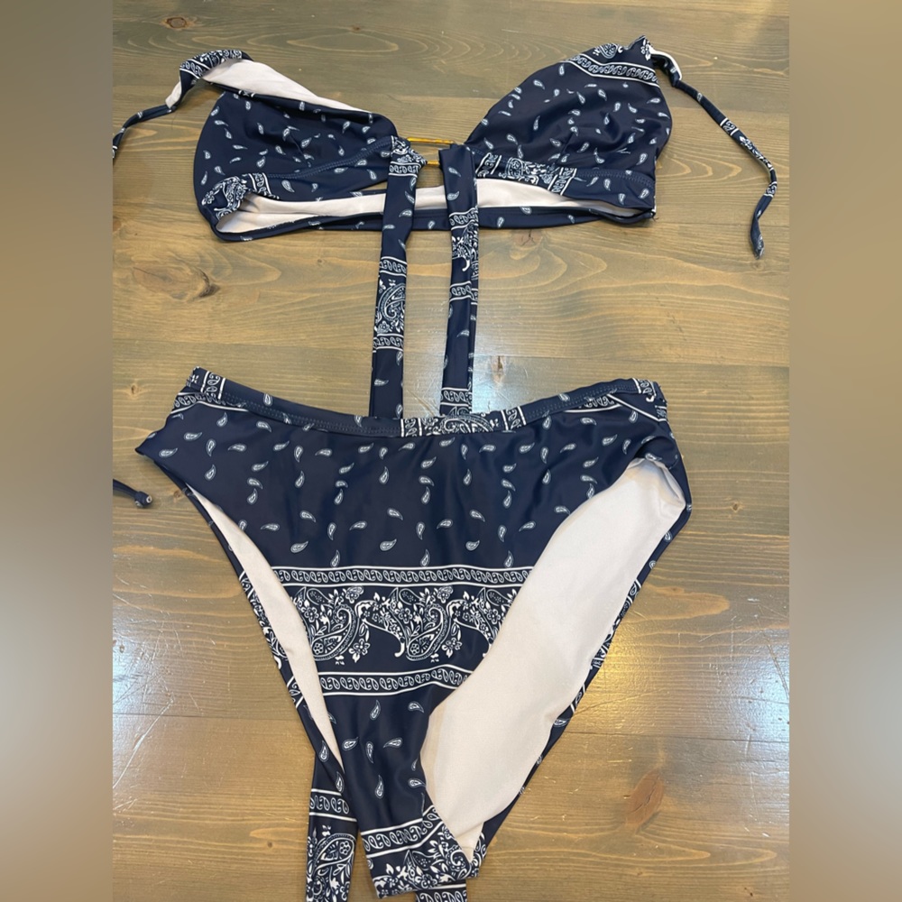 Bikini set!